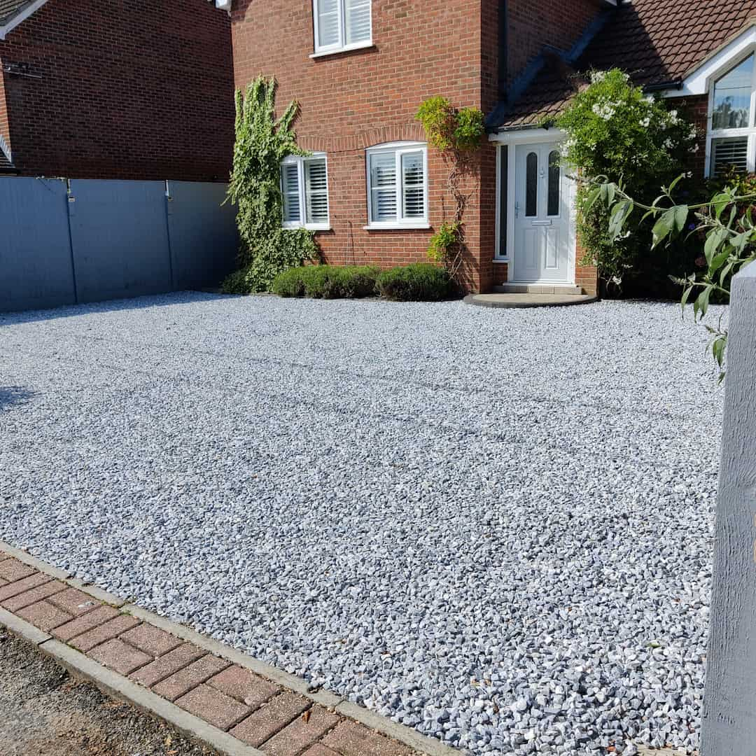 Gravel driveway installers near Maidenhead