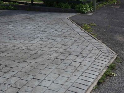 Maidenhead patterned concrete driveway