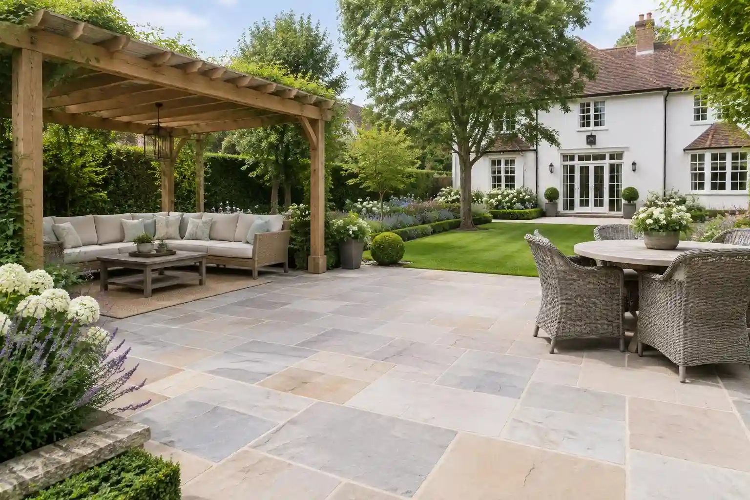 Patios Ascot